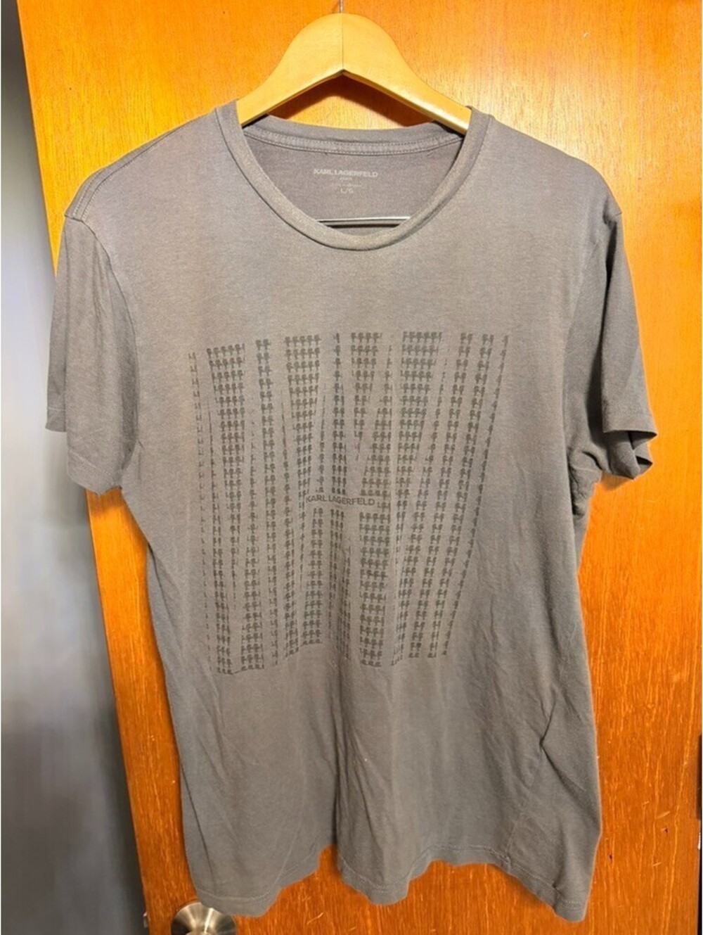 Karl Lagerfeld Paris Men’s Large Grey Logo Design T-Shirt